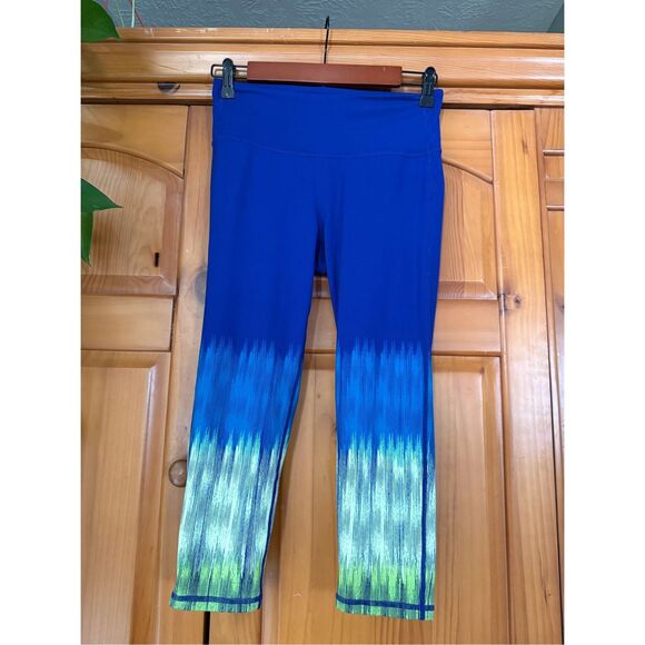 Athleta HIGH RISE LIGHTNING CHATURANGA™ CAPRI Legging SZ Small - Picture 3 of 11